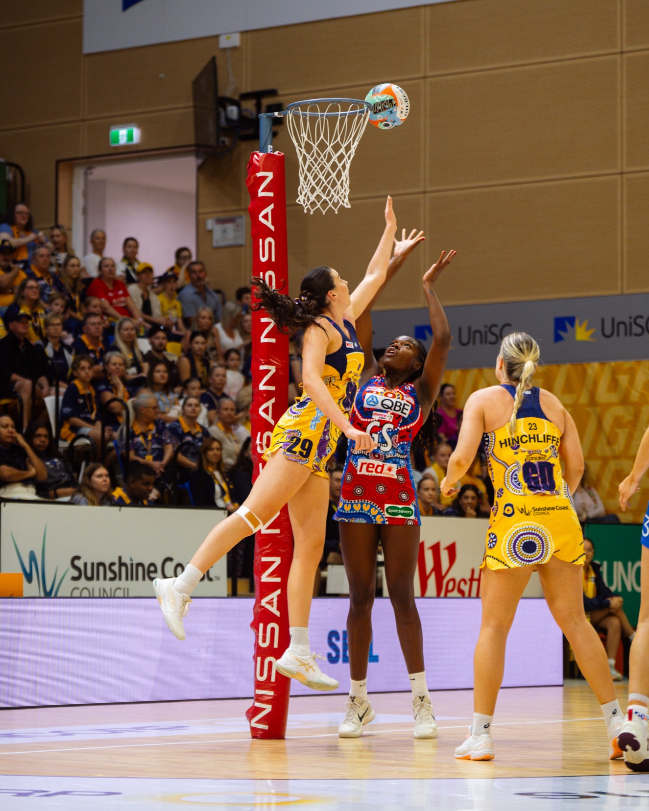Lightning v Swifts